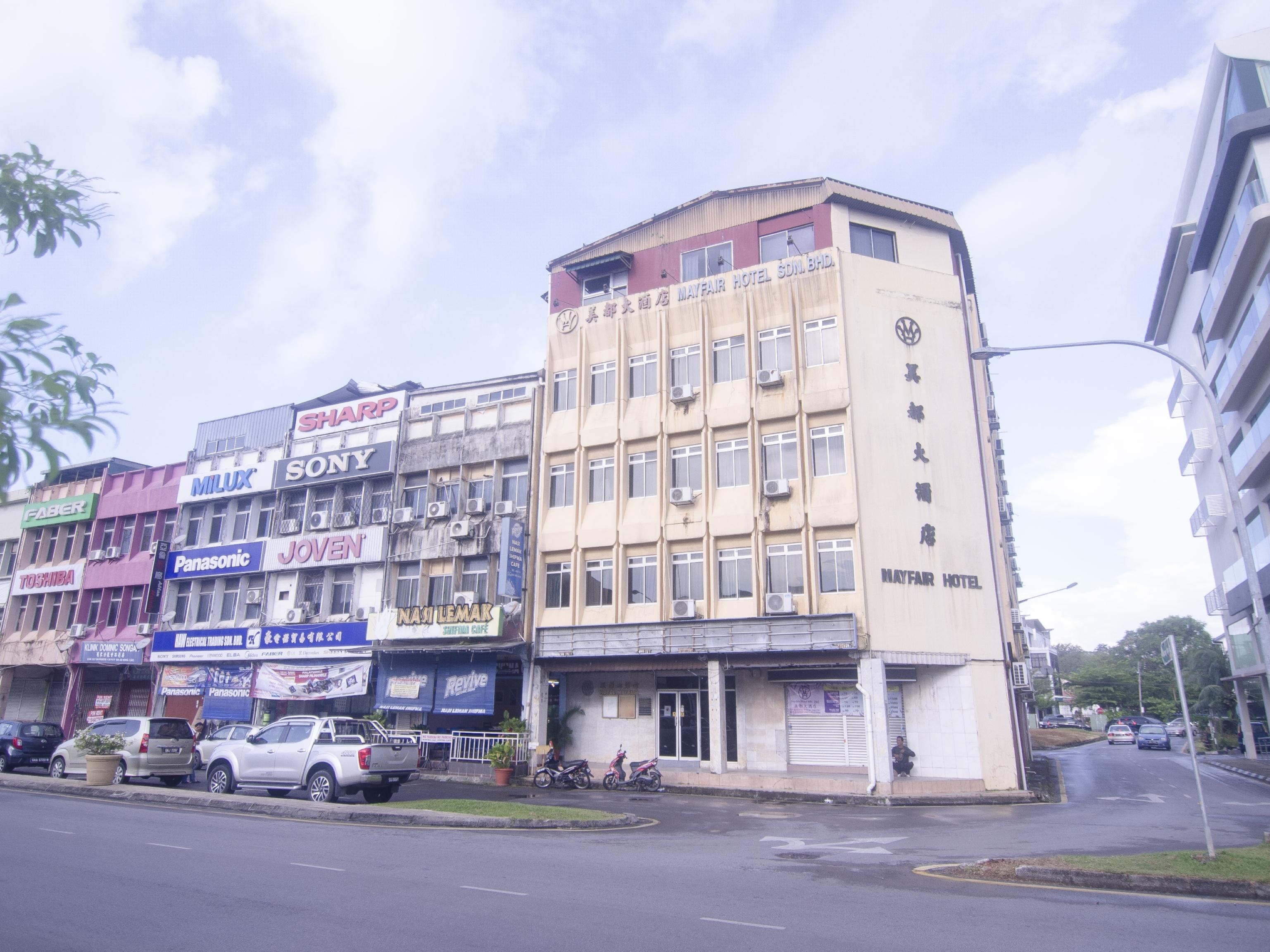 Super Oyo 991 Mayfair Hotel Kuching Exterior foto