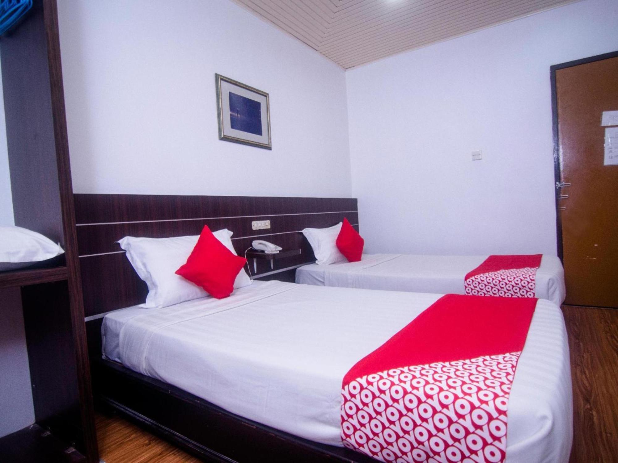 Super Oyo 991 Mayfair Hotel Kuching Exterior foto