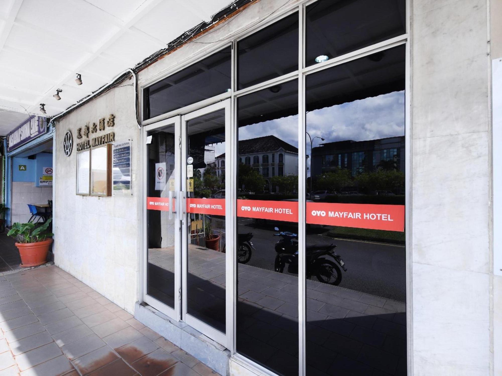 Super Oyo 991 Mayfair Hotel Kuching Exterior foto