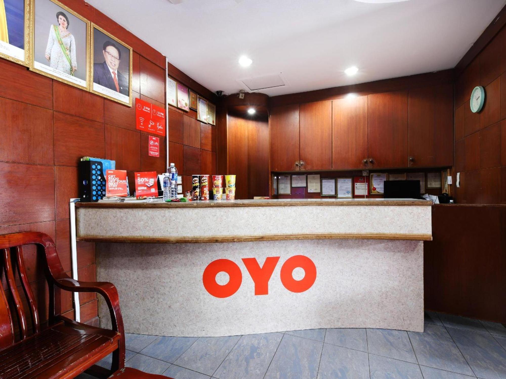 Super Oyo 991 Mayfair Hotel Kuching Exterior foto